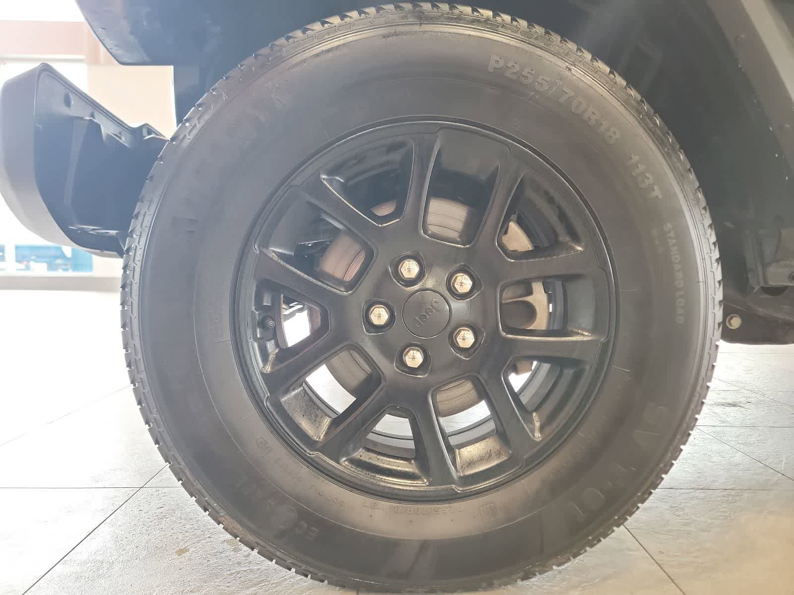 Used 2023 Jeep Gladiator Overland AWD/4WD image 9