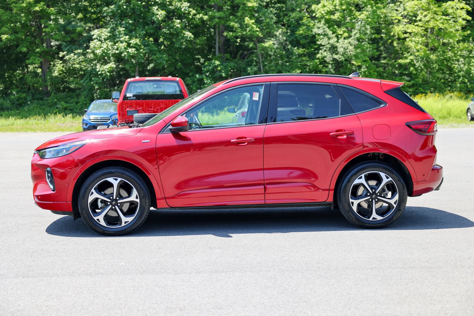 Certified 2023 Ford Escape ST-Line Elite w/ Premium Technology Package AWD/4WD image 2