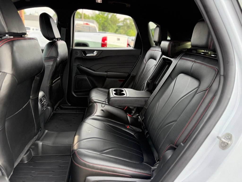 Certified 2025 Ford Escape ST-Line Elite w/ Premium Technology Package AWD/4WD image 15