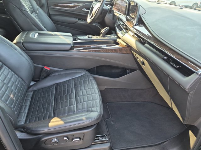 Used 2024 Cadillac Escalade ESV Sport Platinum w/ LPO, ONYX Package AWD/4WD image 38
