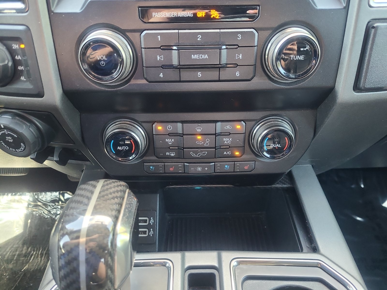 Certified 2019 Ford F150 Raptor w/ Equipment Group 802A Luxury AWD/4WD image 31