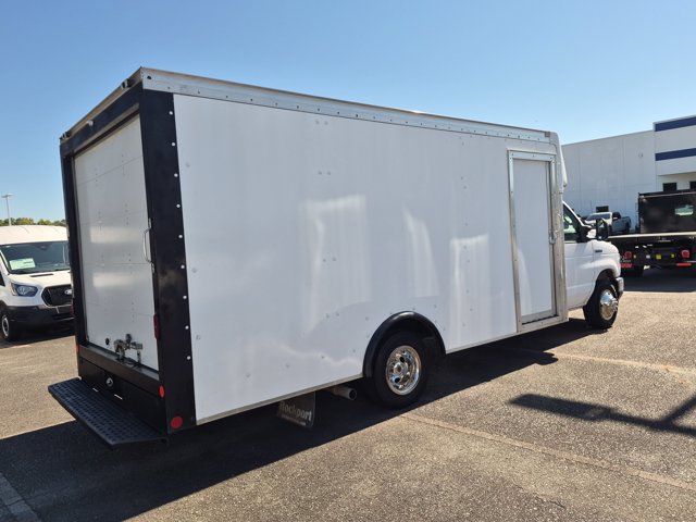 Certified 2022 Ford E-350 and Econoline 350 Super Duty w/ Power Windows & Locks Group RWD image 4