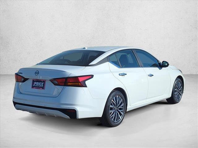 Used 2025 Nissan Altima 2.5 SV FWD image 4