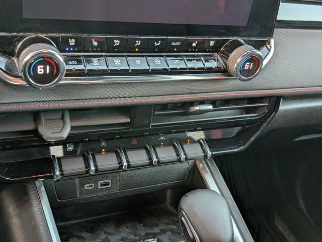 Used 2023 Chevrolet Colorado Z71 w/ Z71 Convenience Package 2 image 15