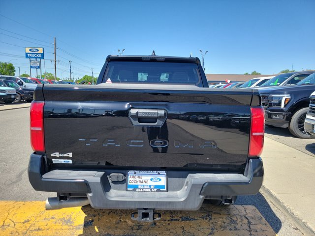 Used 2025 Toyota Tacoma SR5 AWD/4WD image 4