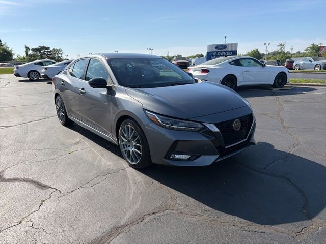 Used 2022 Nissan Sentra SR w/ SR Premium Package FWD image 1
