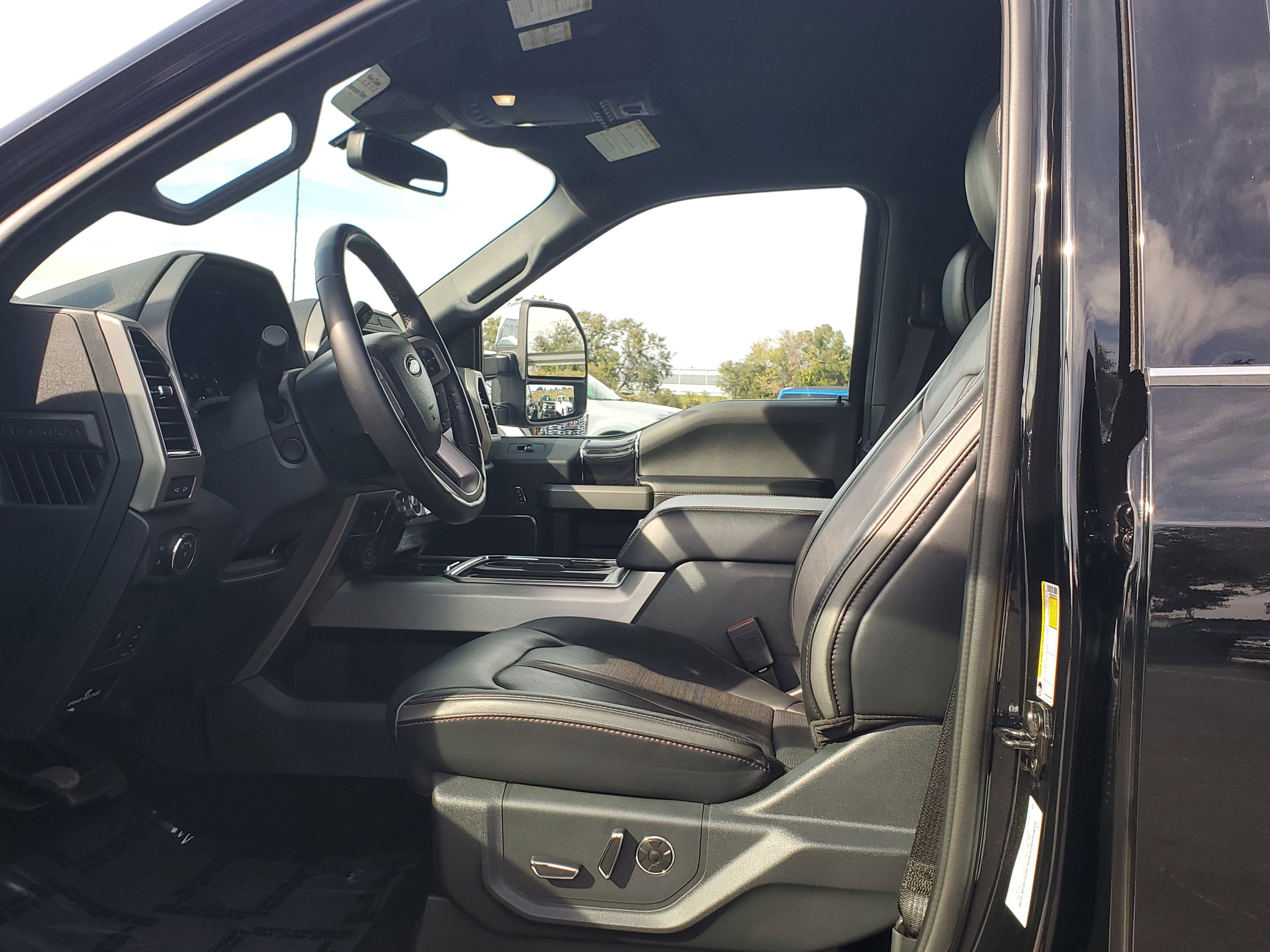 Certified 2022 Ford F450 Platinum w/ FX4 Off-Road Package image 19