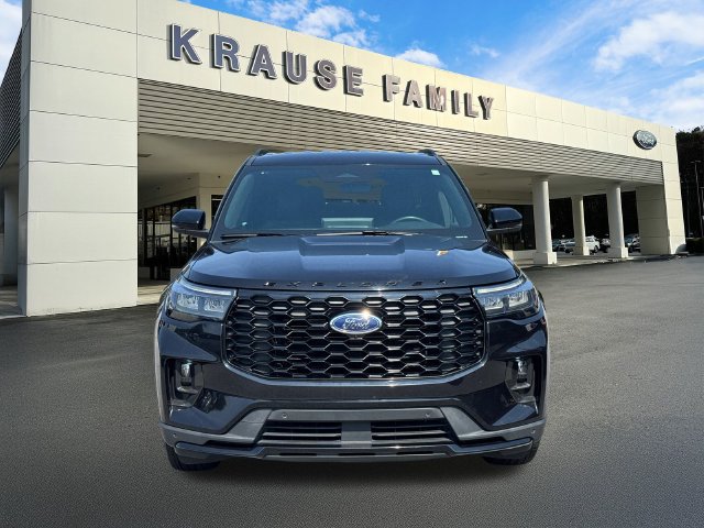 Certified 2025 Ford Explorer ST-Line AWD/4WD image 2