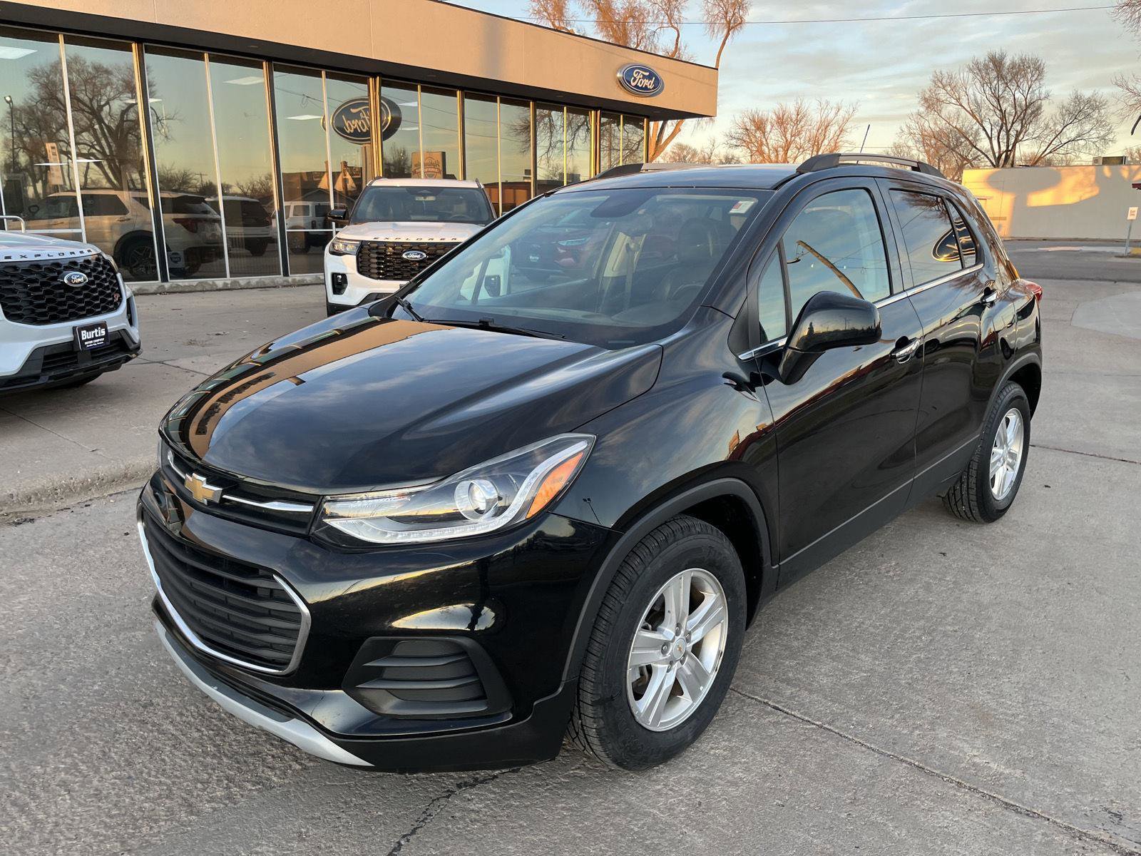 Used 2019 Chevrolet Trax LT w/ LT Convenience Package image 2