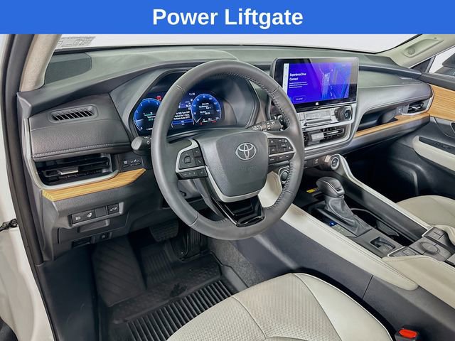 Used 2025 Toyota Grand Highlander AWD image 21