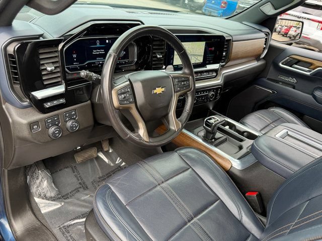 Used 2022 Chevrolet Silverado 1500 High Country w/ High Country Premium Package AWD/4WD image 35