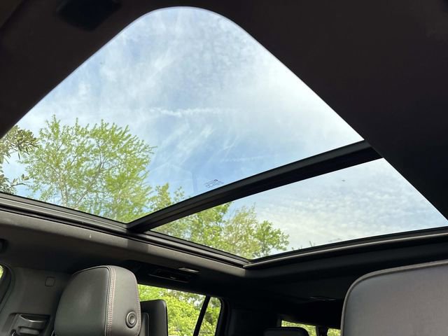 Used 2022 Chevrolet Suburban RST w/ Luxury Package image 29