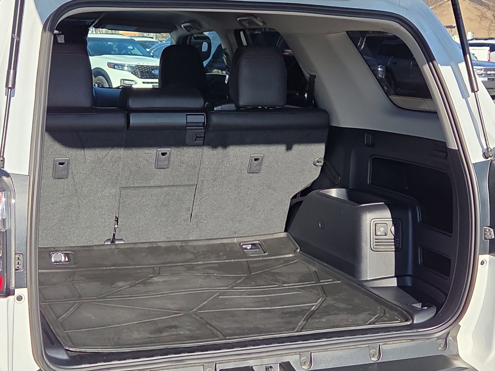 Used 2024 Toyota 4Runner TRD Off-Road Premium image 8