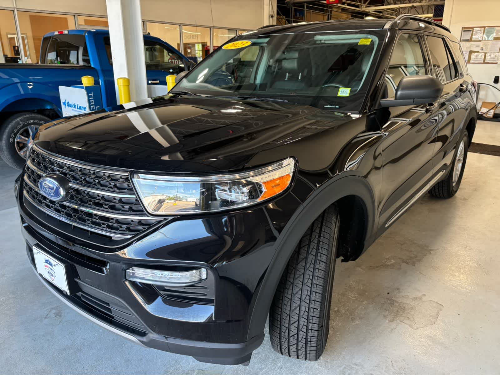 Certified 2023 Ford Explorer XLT w/ Equipment Group 202A AWD/4WD image 4