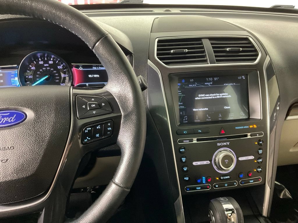 Certified 2018 Ford Explorer Limited FWD image 25