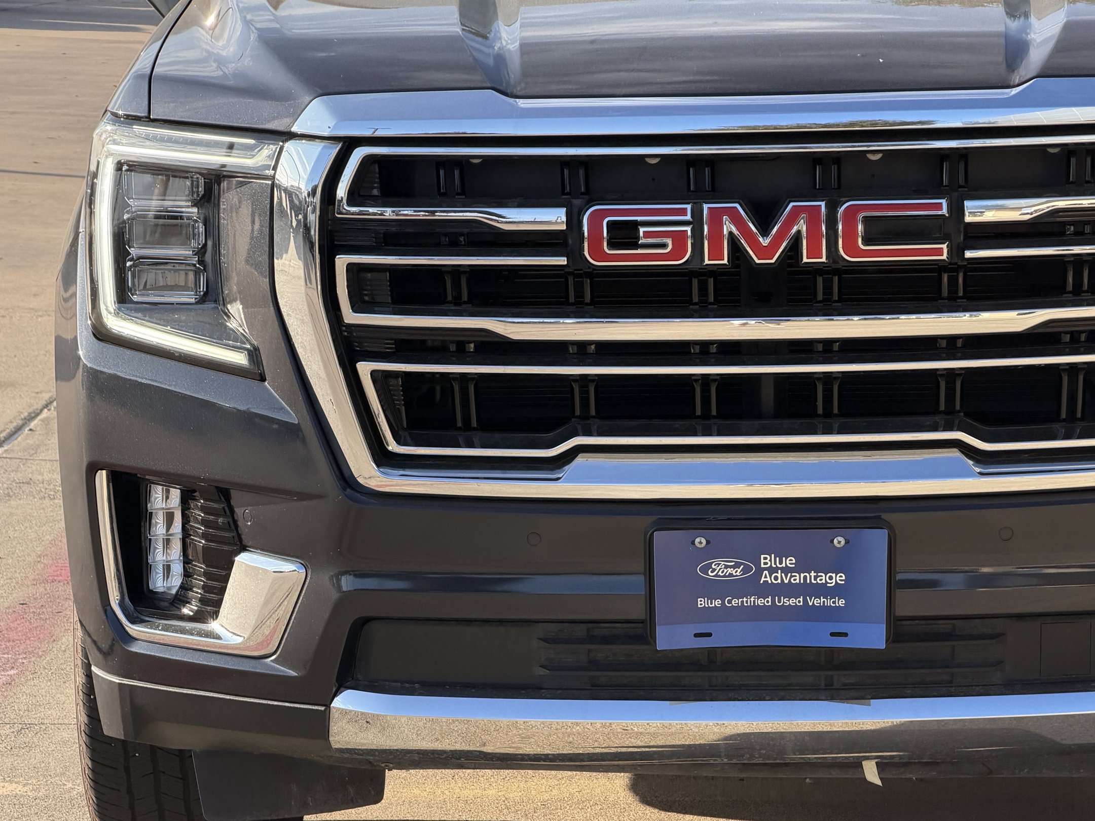Used 2023 GMC Yukon SLT AWD/4WD image 9