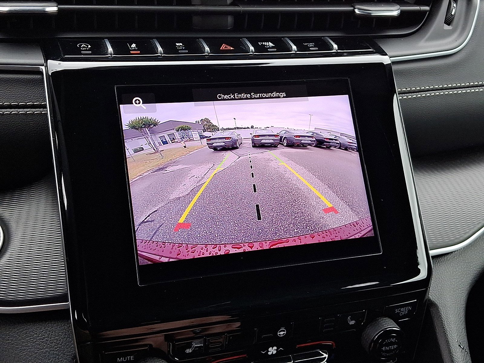 Used 2025 Jeep Grand Cherokee Altitude AWD/4WD image 18