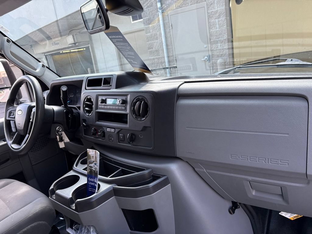 Certified 2023 Ford E-450 and Econoline 450 Super Duty w/ Driver's Safety Package RWD image 32