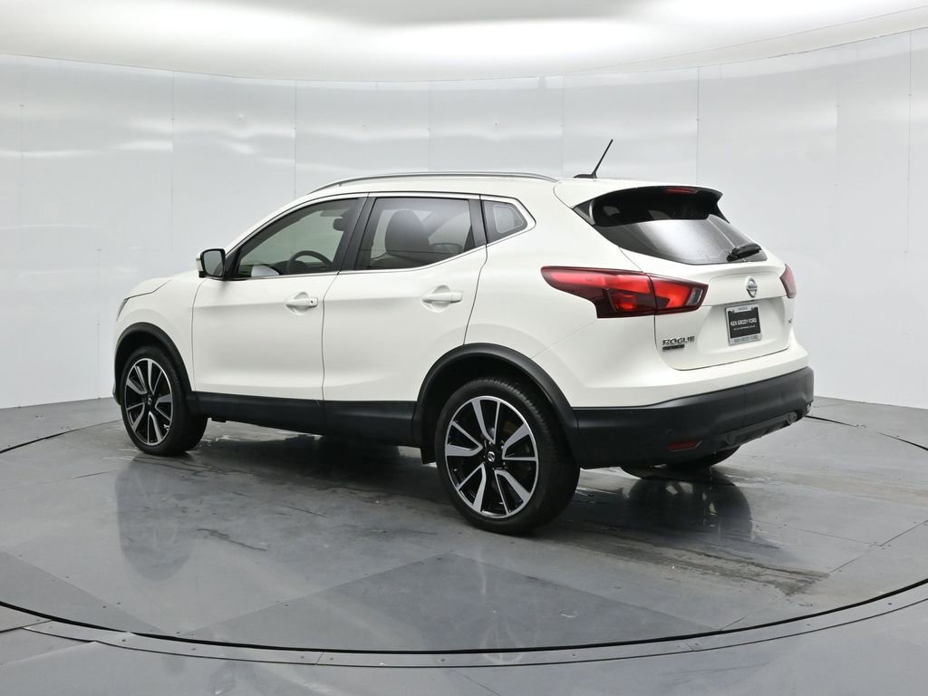 Used 2019 Nissan Rogue Sport SL w/ Premium Package image 17