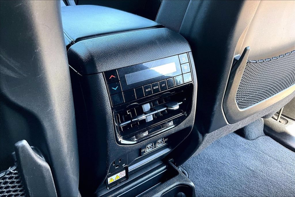 Used 2023 Jeep Grand Cherokee L Laredo AWD/4WD image 34