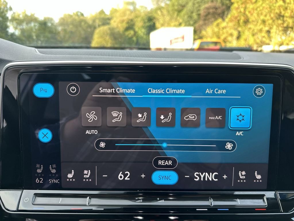 Used 2024 Volkswagen Atlas SE image 18