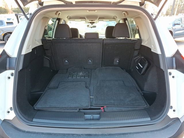 Used 2023 Nissan Rogue S image 29