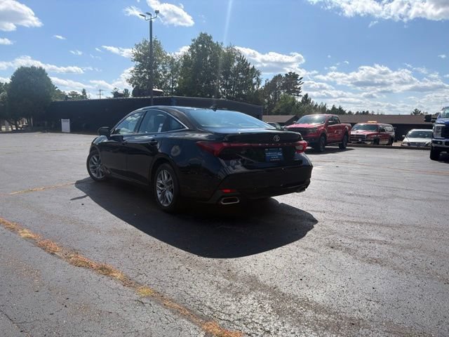 Used 2022 Toyota Avalon XLE w/ Moonroof Package FWD image 7