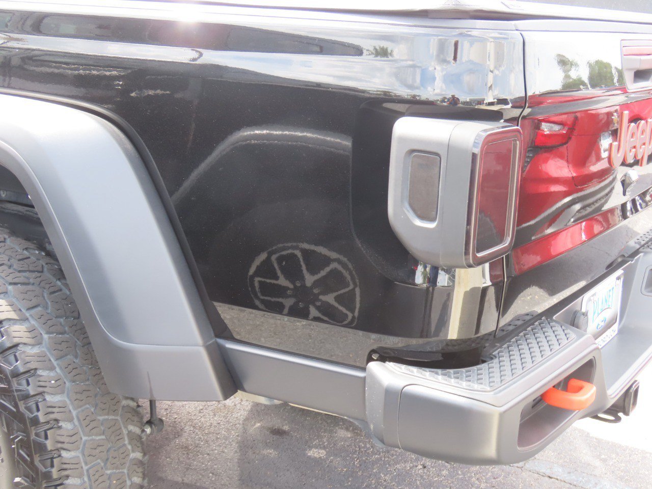 Used 2022 Jeep Gladiator Mojave w/ Cold Weather Group AWD/4WD image 13