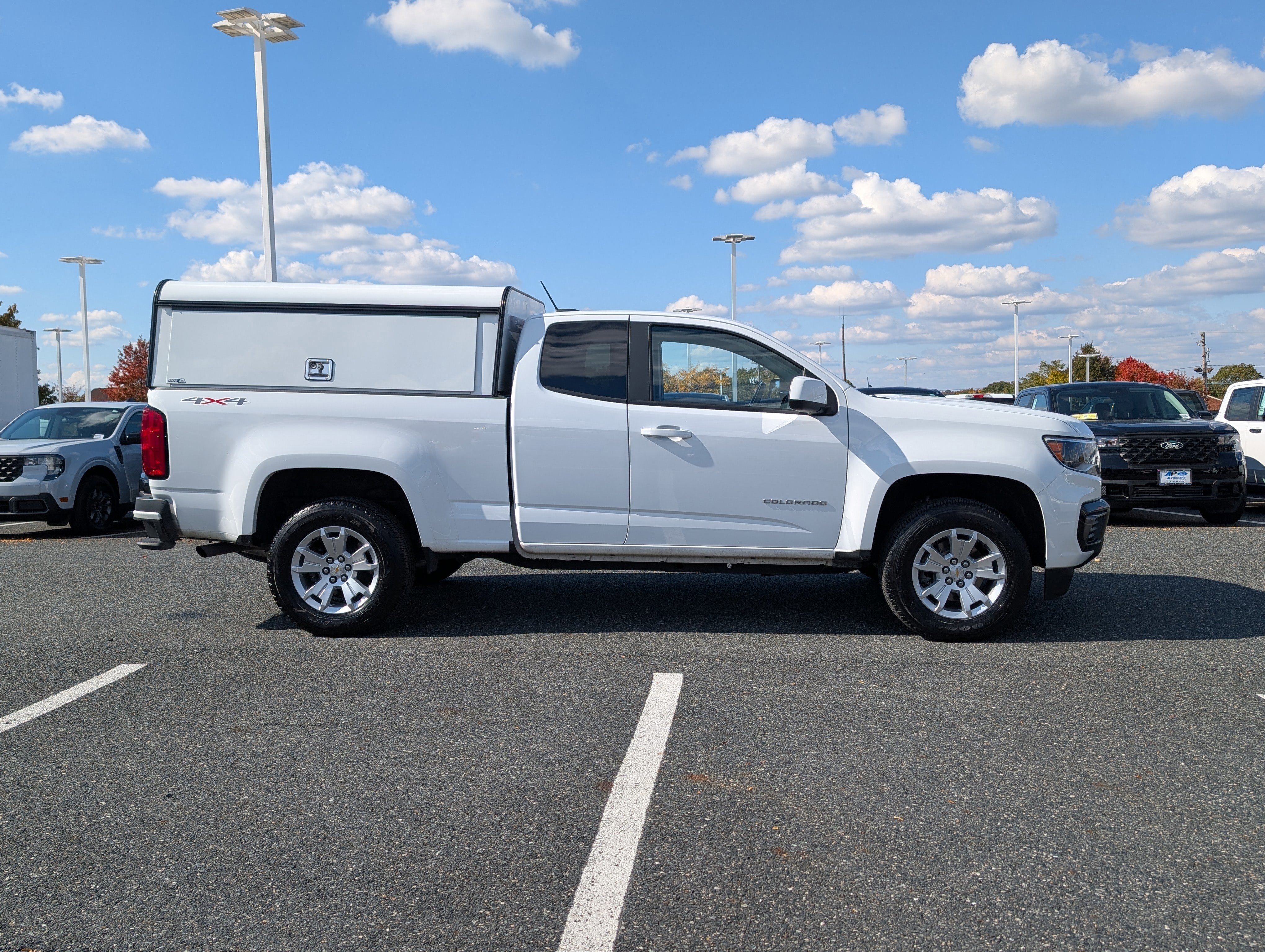 Used 2022 Chevrolet Colorado LT w/ Safety Package image 7