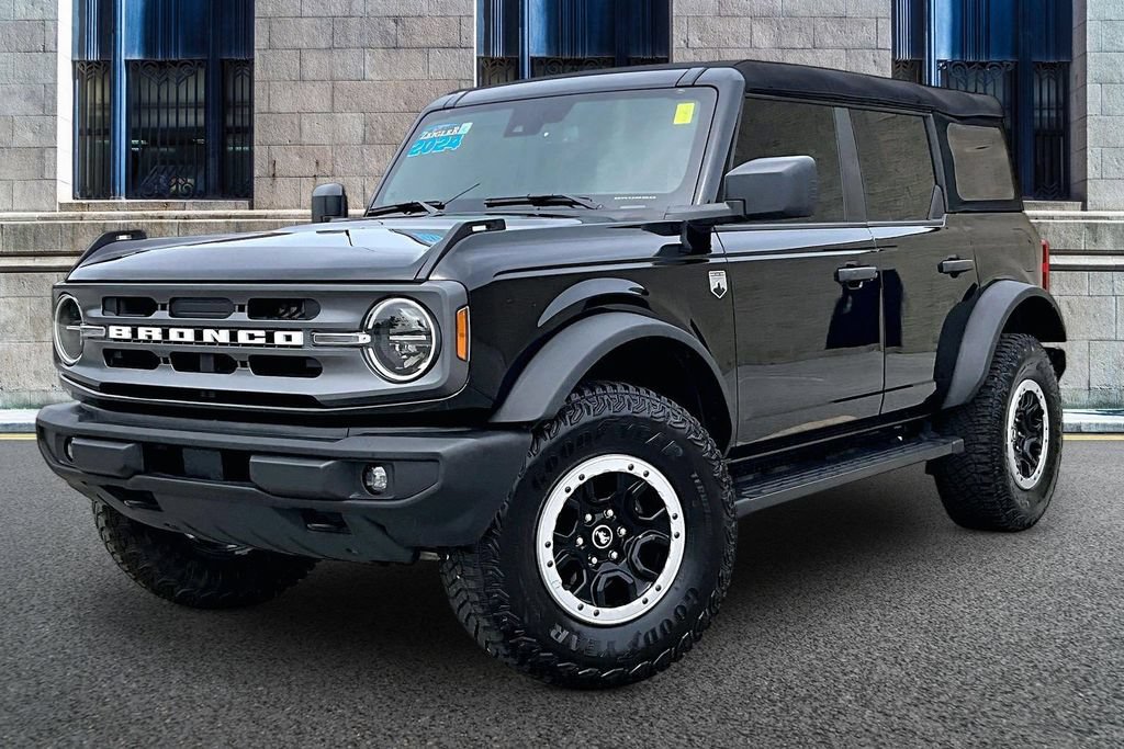 Certified 2024 Ford Bronco Big Bend w/ Sasquatch Package AWD/4WD image 2