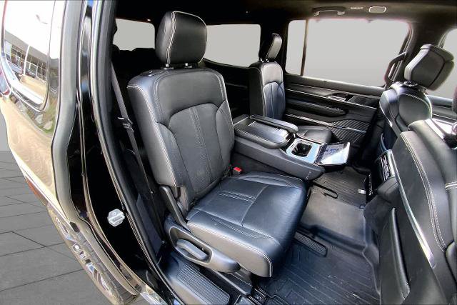 Used 2022 Jeep Grand Wagoneer Series II AWD/4WD image 20