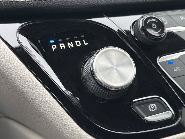 Used 2021 Chrysler Pacifica Limited w/ Uconnect Theater Family Group AWD/4WD image 32