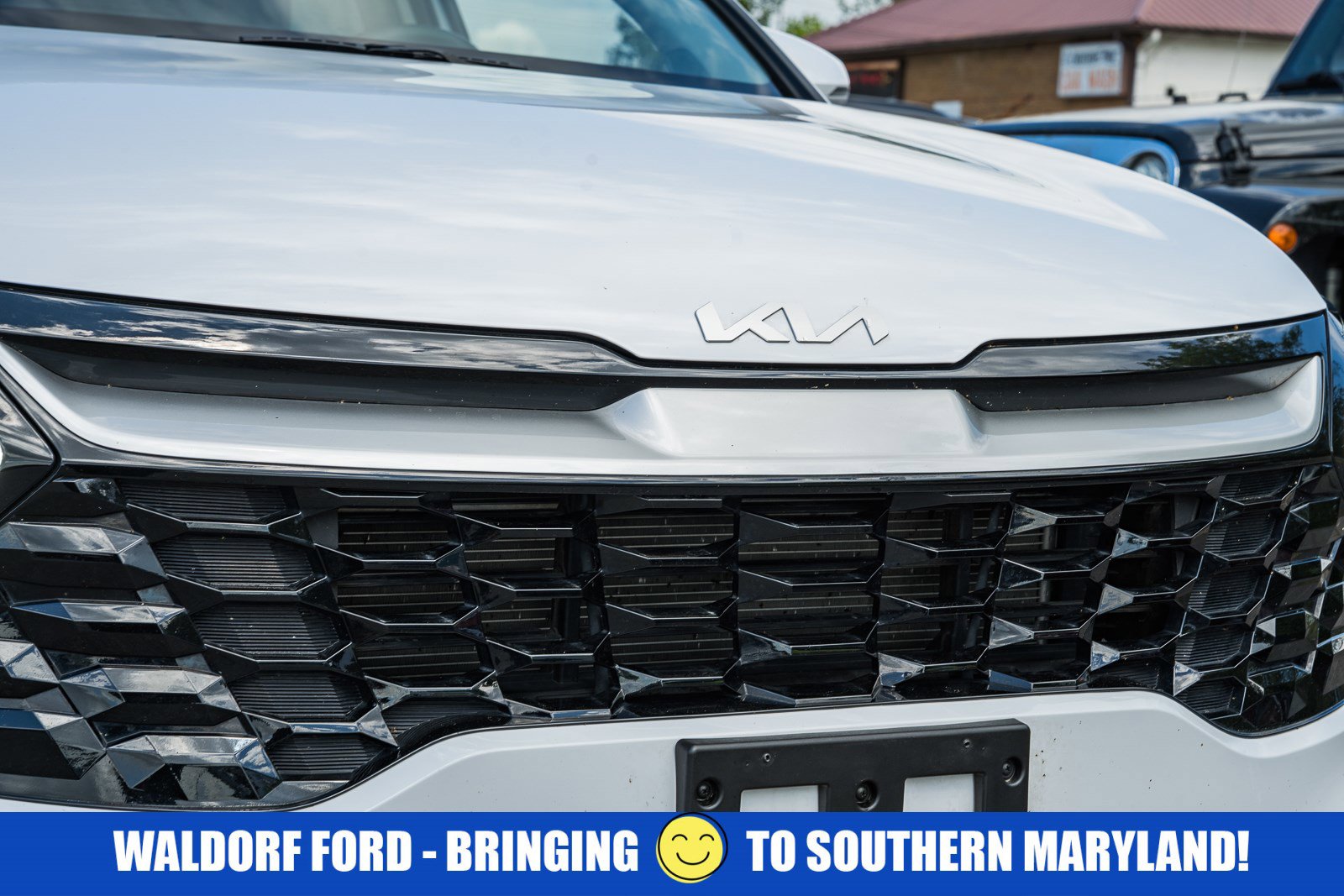 Used 2025 Kia Sportage EX FWD image 8