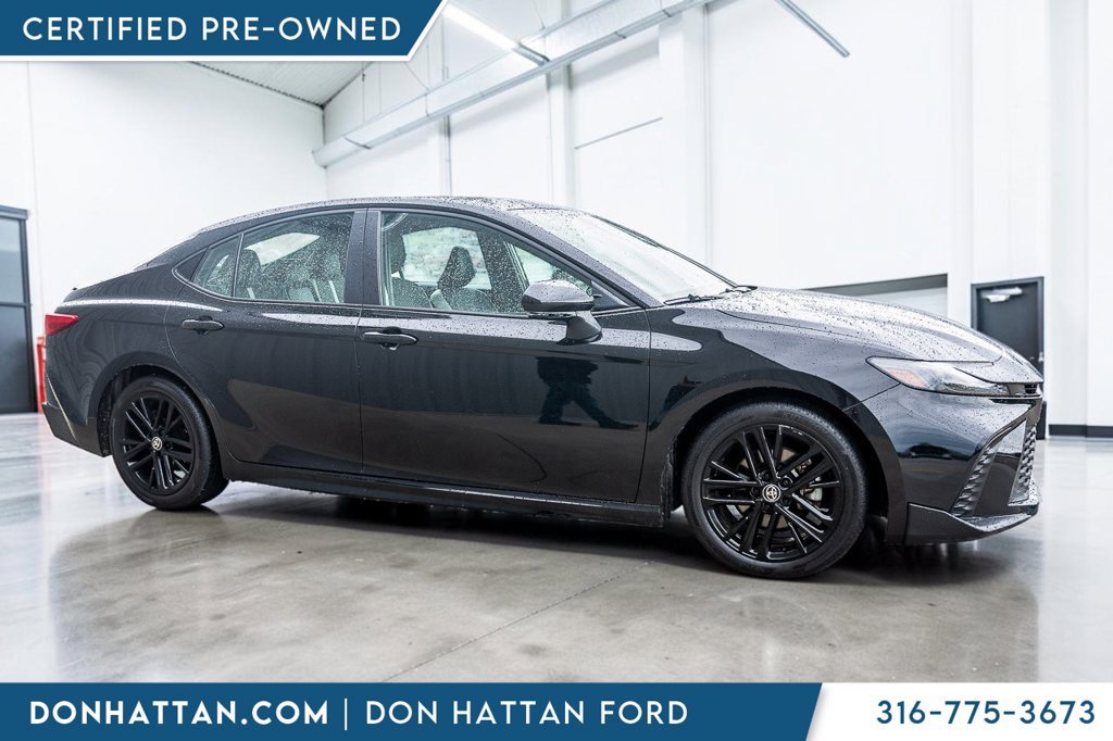Used 2025 Toyota Camry SE FWD image 30