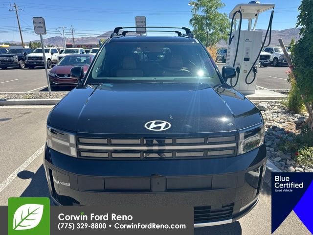 Used 2025 Hyundai Santa Fe Limited AWD/4WD image 2