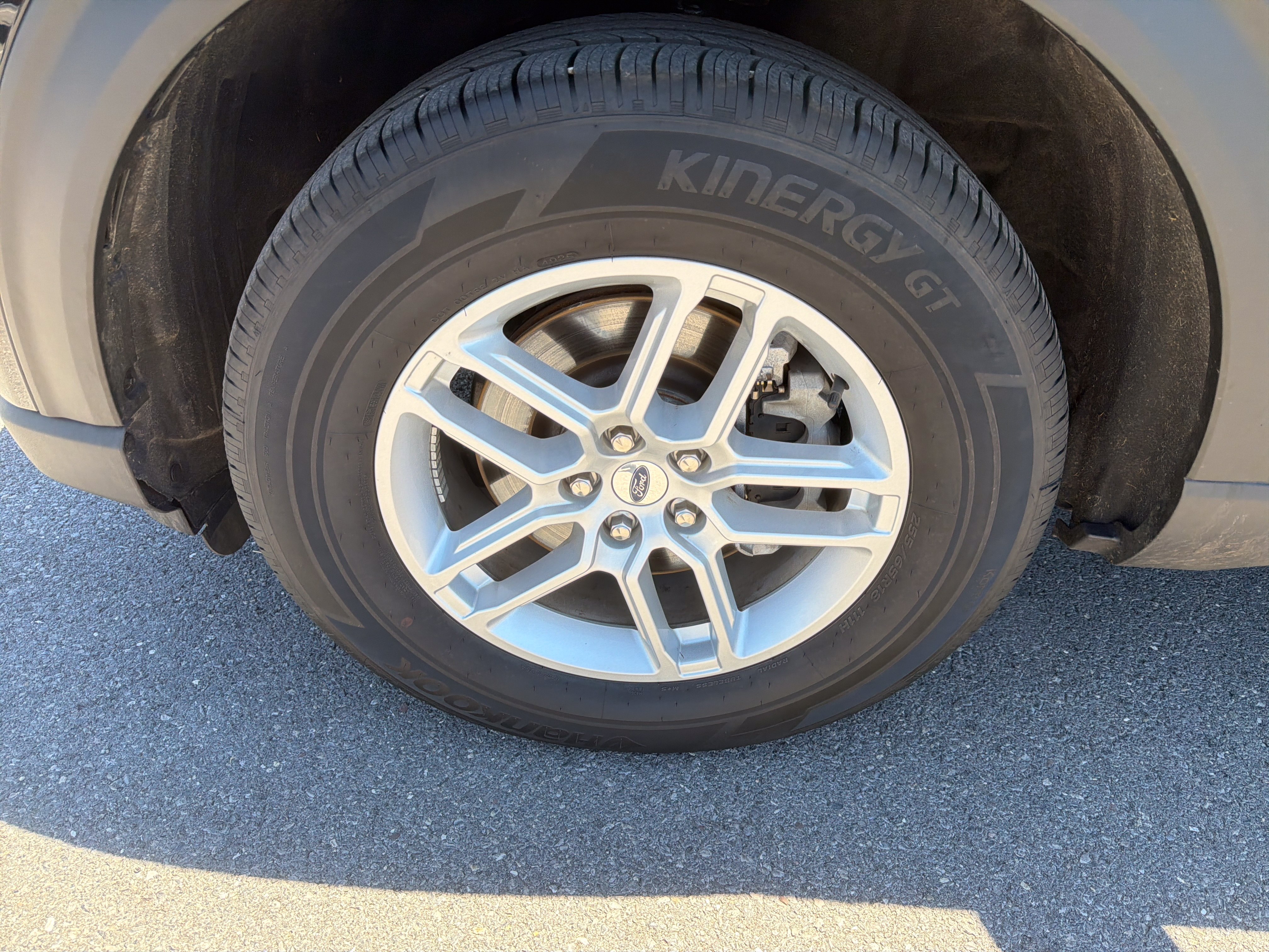 Certified 2026 Ford Explorer Active AWD/4WD image 11