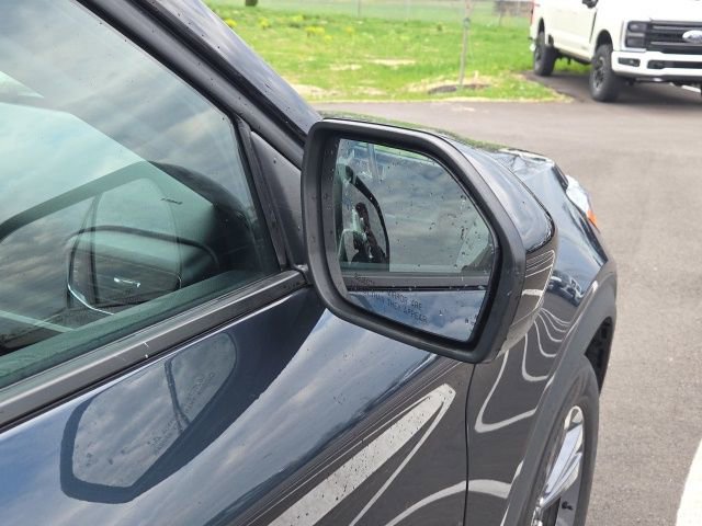 Certified 2022 Ford Explorer XLT w/ Equipment Group 202A image 9