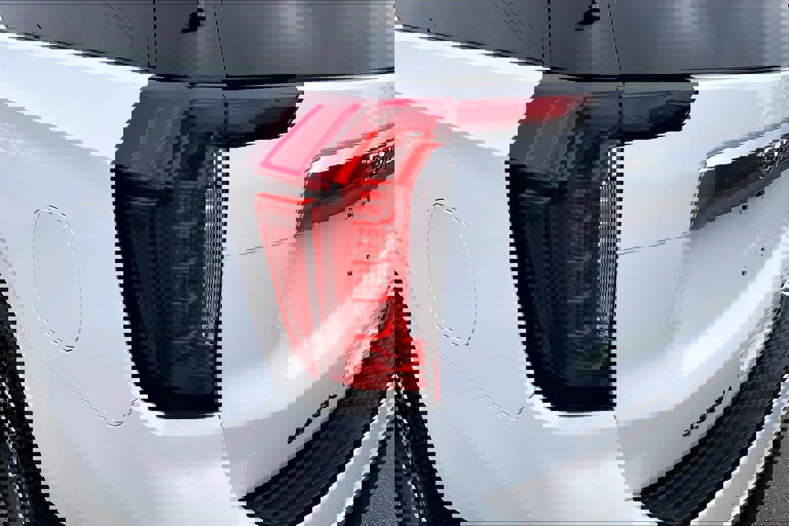 Used 2024 GMC Yukon XL Denali image 26