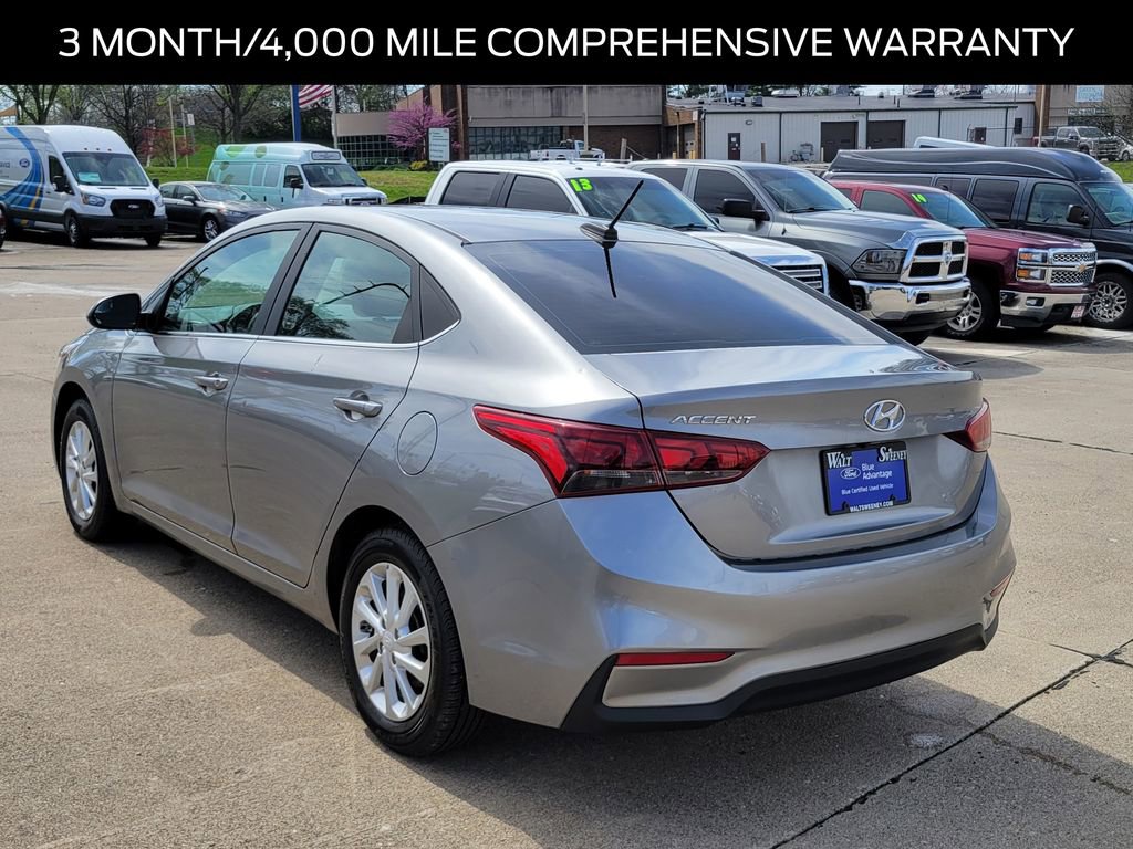 Used 2022 Hyundai Accent SEL FWD image 3