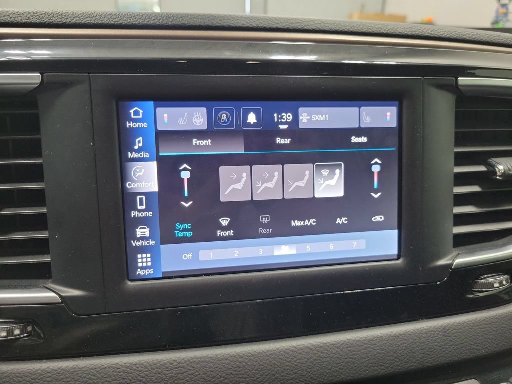 Used 2023 Chrysler Voyager LX FWD image 4