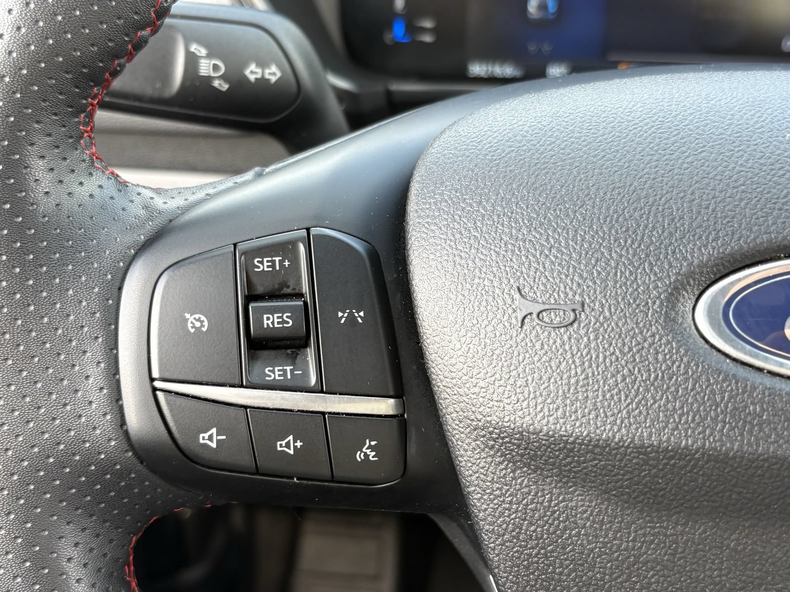 Certified 2024 Ford Escape ST-Line AWD/4WD image 38