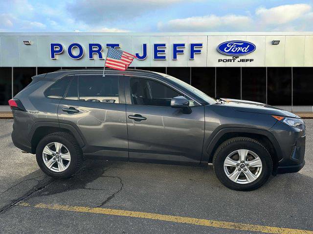 Used 2021 Toyota RAV4 XLE AWD/4WD image 5