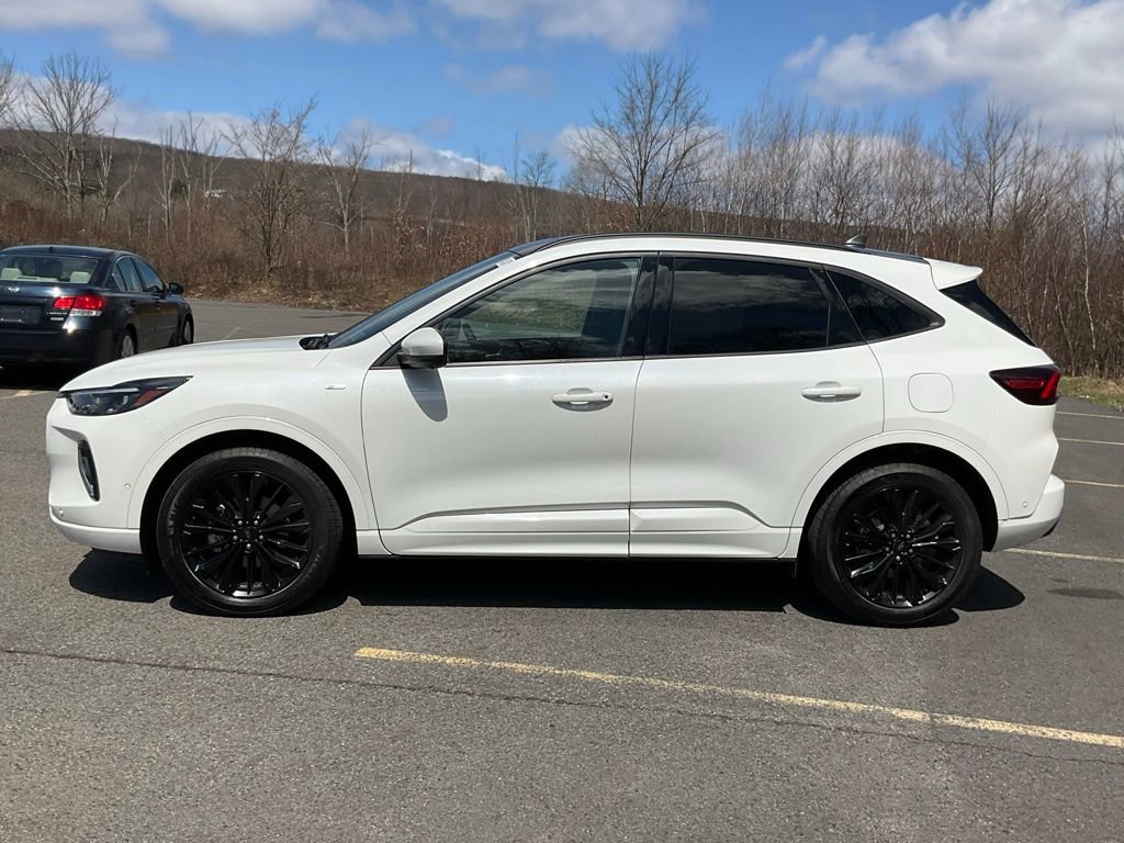 Certified 2023 Ford Escape ST-Line Elite w/ Premium Technology Package AWD/4WD image 30