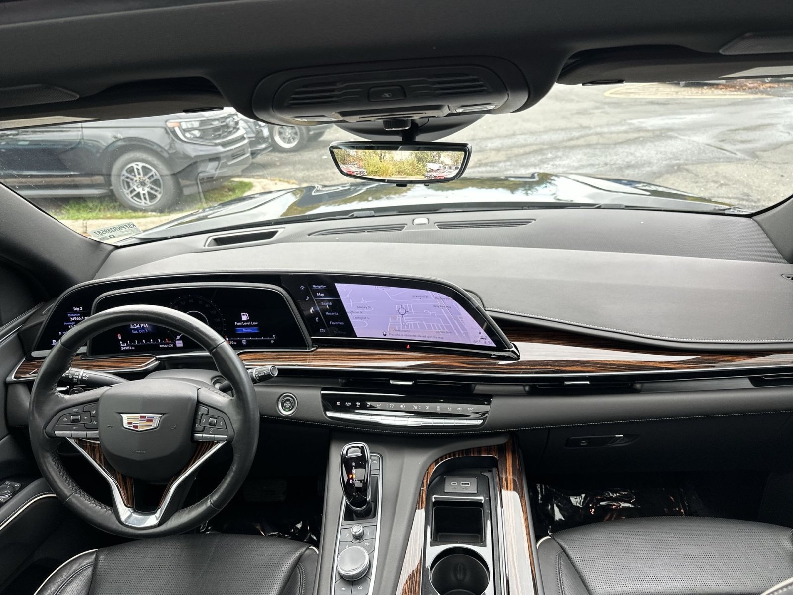 Used 2022 Cadillac Escalade Premium Luxury AWD/4WD image 24