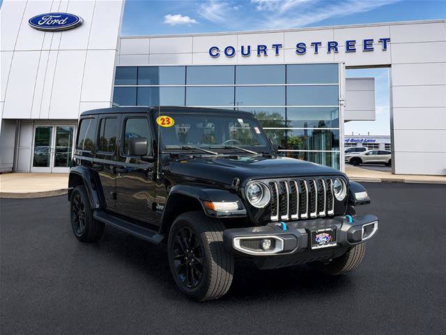 Used 2023 Jeep Wrangler Unlimited Sahara w/ Cold Weather Group AWD/4WD image 3