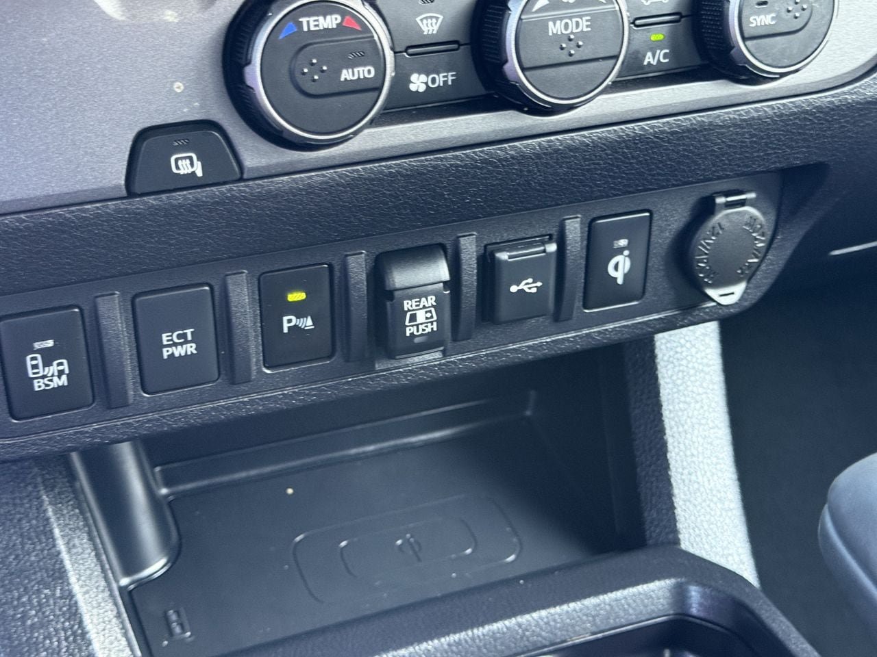Used 2023 Toyota Tacoma TRD Sport w/ Technology Package RWD image 21