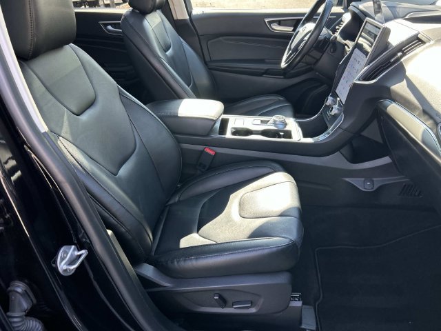 Certified 2022 Ford Edge Titanium w/ Class II Trailer Tow Package AWD/4WD image 31