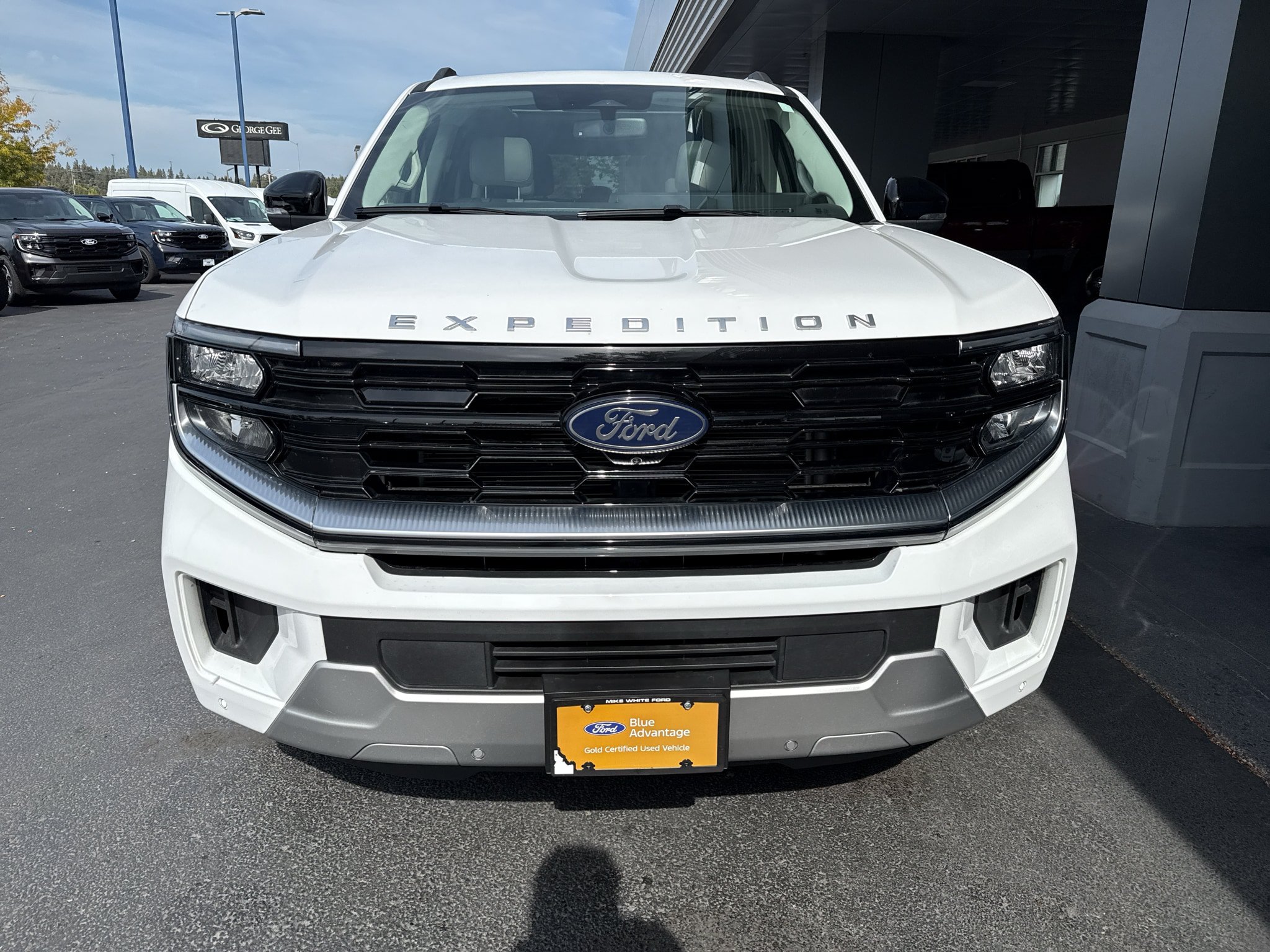 Certified 2025 Ford Expedition Platinum w/ Driver's Package AWD/4WD image 2