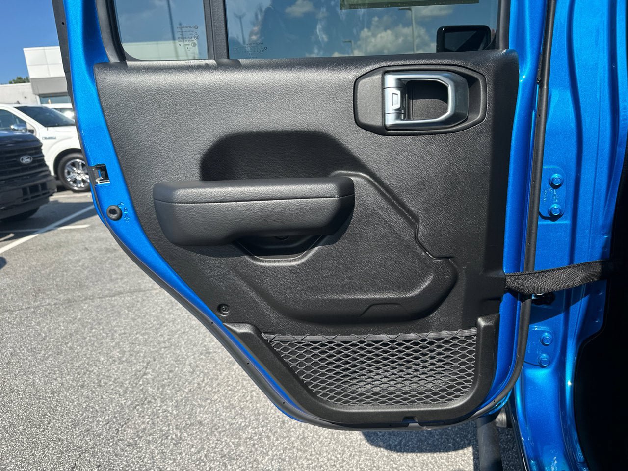 Used 2024 Jeep Gladiator Sport AWD/4WD image 23