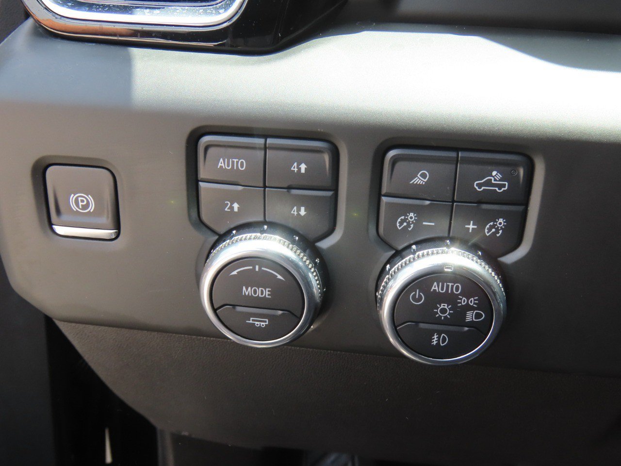Used 2025 GMC Sierra 1500 Denali w/ Denali Reserve Package AWD/4WD image 24